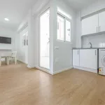 Rent a room of 100 m² in valencia