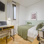 Rent a room of 120 m² in madrid