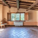 Rent 5 bedroom house of 450 m² in Rome