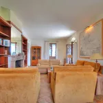 Rent 5 bedroom house of 773 m² in Roma