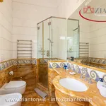 Rent 5 bedroom house of 1 m² in Rome