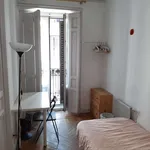 Rent a room of 280 m² in madrid