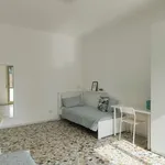 Rent a room in milan