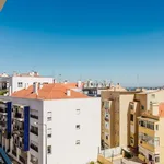 Rent 2 bedroom apartment of 1206 m² in Lisbon