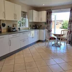 Rent 4 bedroom house in Woking 