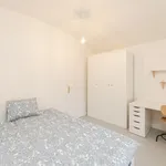 Rent 3 bedroom apartment in Prague