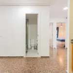 Rent a room of 135 m² in Valencia