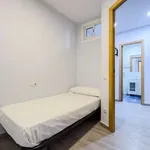 Rent 3 bedroom apartment of 60 m² in barcelona