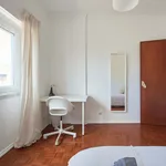 Rent a room in Almada