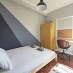 Rent a room in lisbon