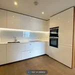 Rent 3 bedroom flat in London