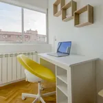 Rent a room of 180 m² in madrid