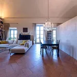 Rent 5 bedroom apartment of 240 m² in Lomagna