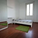 Rent a room in milan