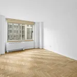 Rent 3 bedroom apartment of 162 m² in New York