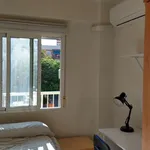 Rent a room of 80 m² in valencia