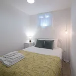 Rent 1 bedroom apartment of 30 m² in lisbon