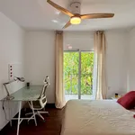 Rent 5 bedroom house in Barcelona