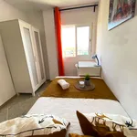 Rent a room of 85 m² in Valencia