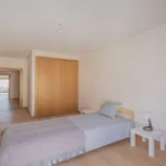 Rent 2 bedroom apartment in Porto