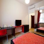 Rent a room of 166 m² in Milan