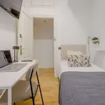 Rent a room of 150 m² in madrid