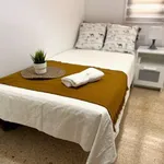 Rent a room of 125 m² in valencia