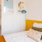 Rent a room of 96 m² in Saint-Denis