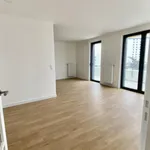 Rent 3 bedroom apartment of 70 m² in Suresnes