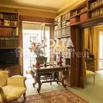 Rent 5 bedroom apartment of 350 m² in Roma