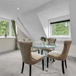 Rent 3 bedroom flat in Elmbridge