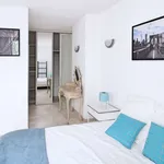 Rent a room in paris