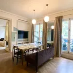 Appartement de 151 m² avec 3 chambre(s) en location à Paris