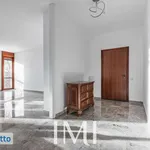 Rent 4 bedroom apartment of 150 m² in Milan