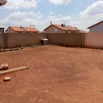 Rent 2 bedroom house of 299 m² in Soweto