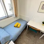 Rent a room of 170 m² in Valencia