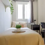 Rent 4 bedroom apartment in Valencia