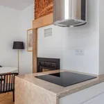 Rent 1 bedroom apartment of 549 m² in Lisbon