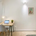 Rent a room of 250 m² in Lisboa