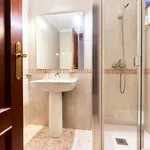 Rent a room of 85 m² in Sevilla