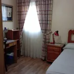 Rent 4 bedroom apartment in Madrid