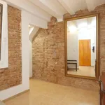 Rent a room of 130 m² in Barcelona