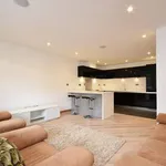 Rent 3 bedroom apartment in South East England