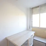 Rent a room of 100 m² in Valencia