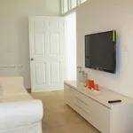 Rent 1 bedroom apartment of 44 m² in Miami Beach