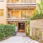 Rent 5 bedroom apartment of 180 m² in Roma