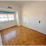 Rent 4 bedroom apartment of 147 m² in Lisbon