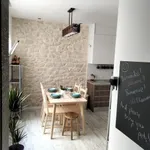 Rent a room of 101 m² in Alicante