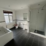 Rent 3 bedroom flat in Blackburn