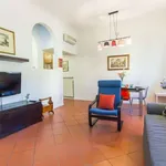 Rent 2 bedroom apartment of 92 m² in florence